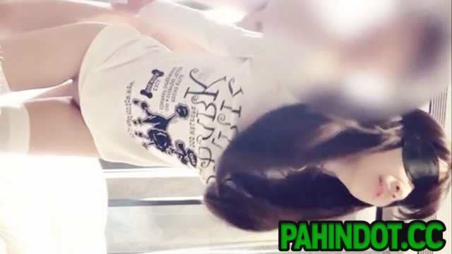 Blindfold Sex sa Cute na Chix, Nag-enjoy si Ganda