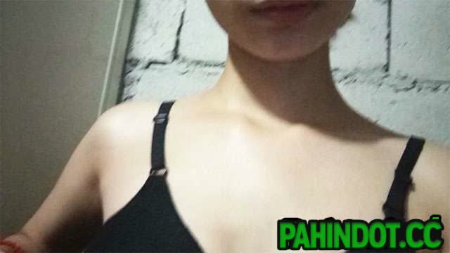 Close up Video Finger sa Wet na Kepyas