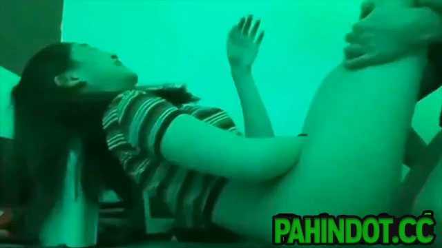 Ganda Babae Kinantot sa Sahig