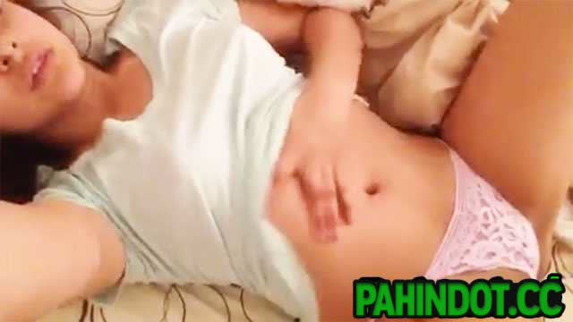 Ganda ng Pepe Masturbate Selfie