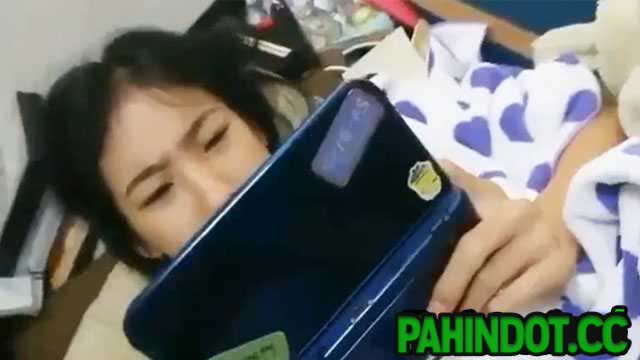 Girlfriend na Gamer Pinaglaruan ang Pekpek