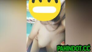 Lawlaw Suso habang Binabayo in Dogstyle Position