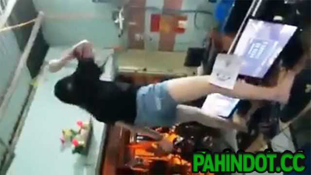 Nag-amok sa Comshop at Naghubad