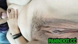 Pinay Rubbing Her Pussy