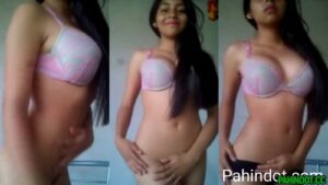 Pinay Show Off ng Nude Seksi na Body