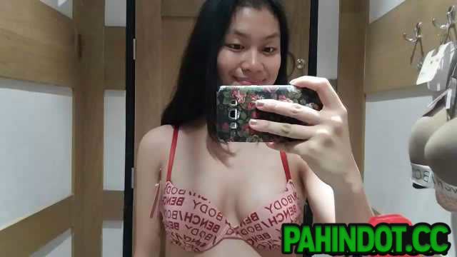 Pink na Bilat ng Chix ang Binuklat Imbis na Aklat