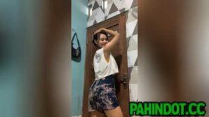 Sarili ay Kinamot dahil Dinalaw ng Libog 01