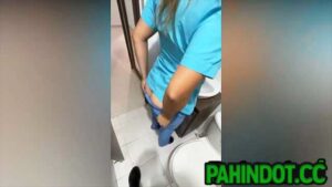 Sasamahan sa Banyo O Kakantutin