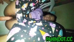 Tinulungan sa Pag-dildo si Partner